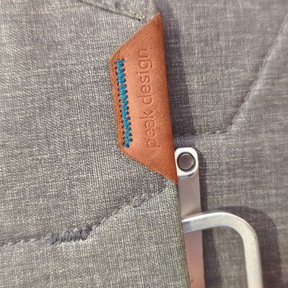 Peak Design V1 20L every day backpack - Picture 2 of 11